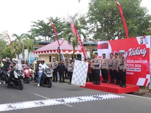 Ratusan Pemotor-Peserta Desain Helm Merah Putih Safety Riding di Inhu