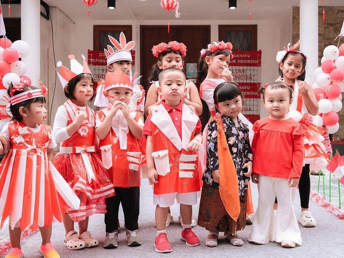 Rayyanza Rayyanza fashion show dan pawai 17-an.