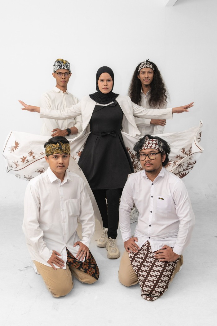 Remaja Senyum Remaja Senyum