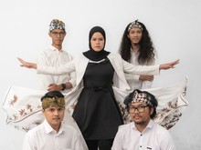 Persembahan Paling Nasionalis dari Remaja Senyum di Hari Kemerdekaan Persembahan Paling Nasionalis dari Remaja Senyum di Hari Kemerdekaan
