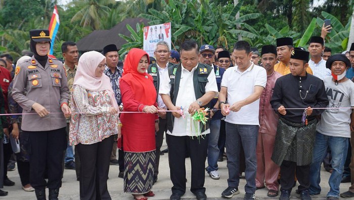 Sekda Riau SF Hariyanto Jembatan Limau Manis