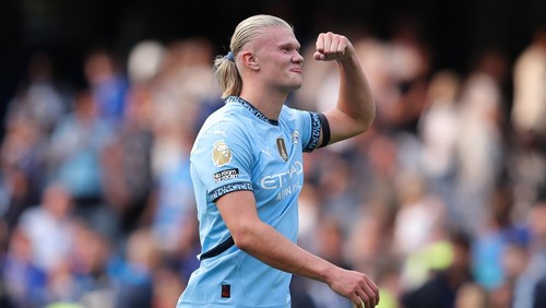 LONDON, ENGLAND - AUGUST 18: Erling Haaland of Manchester City celebrates during the Premier League match between Chelsea FC and Manchester City FC at Stamford Bridge on August 18, 2024 in London, England. (Photo by James Gill - Danehouse/Getty Images)