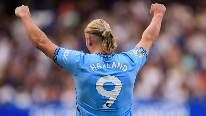 LONDON, ENGLAND - AUGUST 18: Erling Haaland of Manchester City celebrates after the Premier League match between Chelsea FC and Manchester City FC at Stamford Bridge on August 18, 2024 in London, England. (Photo by Marc Atkins/Getty Images)