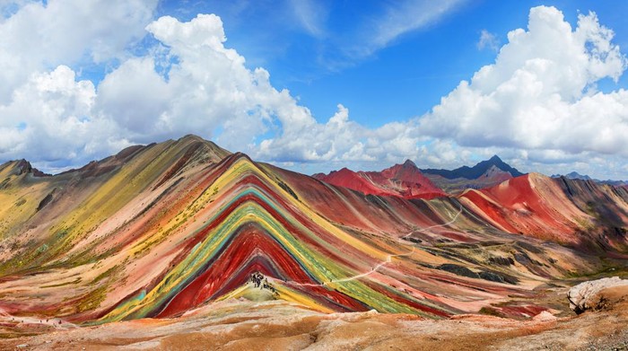 Gunung Pelangi atau Gunung Vinicunca di Peru
