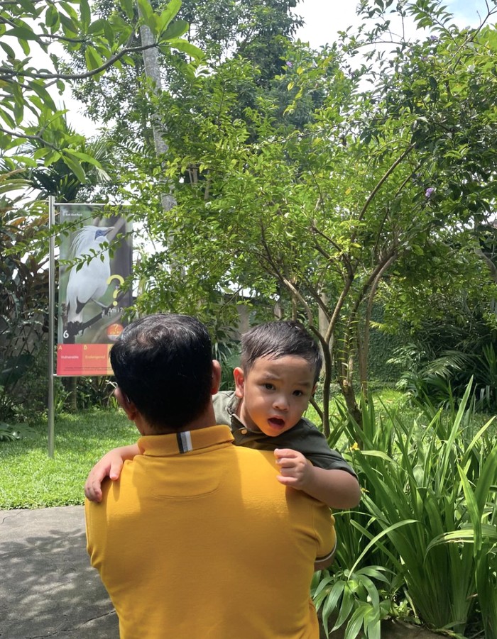 Haji Faisal Kompak Makan Bareng Keluarga, Ini Momen Manisnya Haji Faisal Kompak Makan Bareng Keluarga, Ini Momen Manisnya