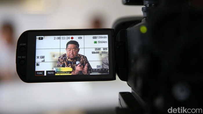 Idrus Marham Sebut Bahlil Akan Terpilih Aklamasi Jadi Ketum Golkar Ketua Dewan Pembina Bapilu Partai Golkar Idrus Marham bicara terkait Munas IX Golkar. Idrus sebut Bahlil Lahadalia akan terpilih sebagai Ketum Golkar secara aklamasi.