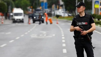 Pria Bersenpi Tewas dalam Baku Tembak Dekat Konsulat Israel di Turki