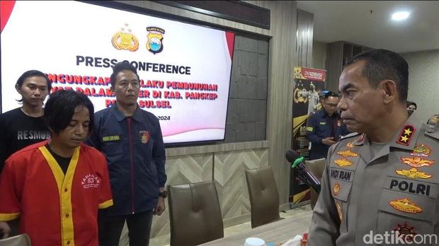 Kapolda Sulsel Irjen Andi Rian R Djajadi saat menginterogasi pembunuh wanita dalam koper.