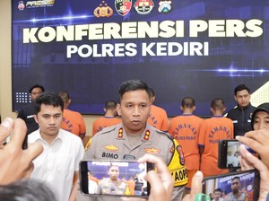 Pelajar di Kediri Babak Belur Dikeroyok gegara Beda Kaus Komunitas