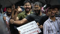 Jenazah dokter wanita berusia 31 tahun itu ditemukan dalam kondisi berlumuran darah pada 9 Agustus 2024 di dalam rumah sakit RG Kar Medical College yang dikelola pemerintah di Kolkata. Mayat dokter wanita itu ditemukan di dalam ruang seminar di rumah sakit terebut. (AP Photo/Bikas Das) 