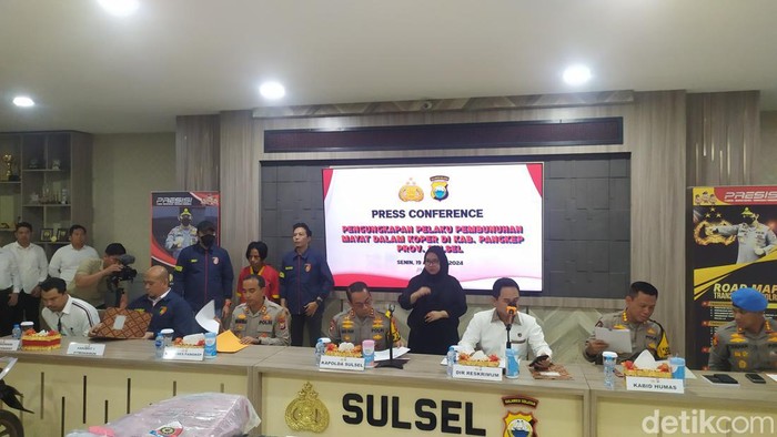 Konferensi pers Polda Sulsel terkait kasus mayat wanita dalam koper di Pangkep.
