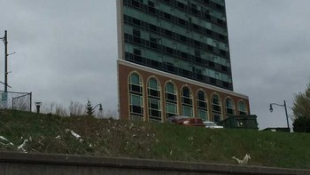 Pemandangan hotel Radisson di Air Terjun Niagara. Foto: X/@tradingMaxiSL