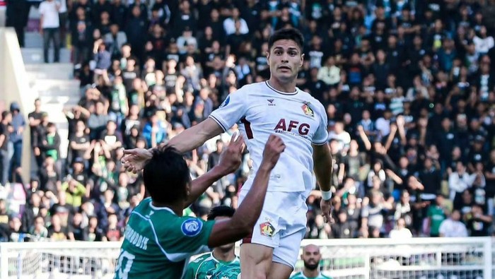 Laga PSS vs Persik