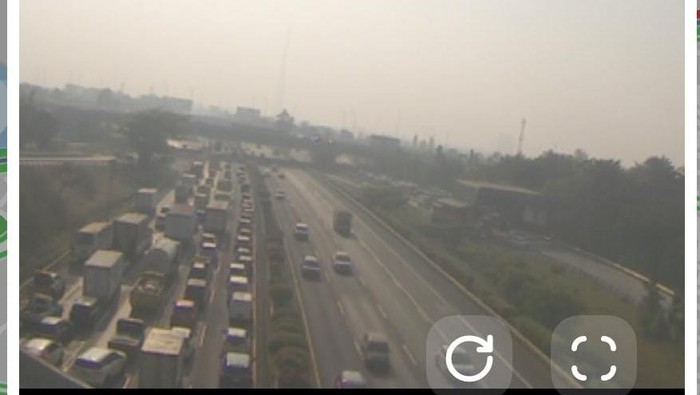 Lalin Tol Janger Arah Tomang Macet 12 Km Imbas Mobil Kecelakaan
