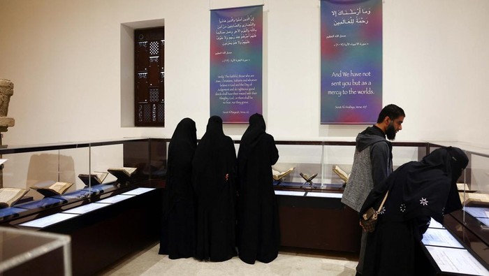 Melihat Koleksi Museum 'Negeri Kemenyan' di Oman Frankincense is displayed at the Museum of the Frankincense Land in Dhofar Governorate, Oman, August 7, 2024. REUTERS/Rula Rouhana