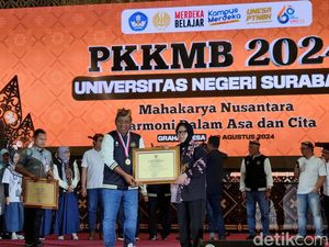 Pesan Inovatif Mensos Risma untuk 16 Ribu Mahasiswa Baru Unesa