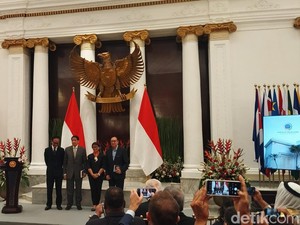 Momen Istimewa Menlu Retno Kumpul Bareng 3 Eks Menlu di Gedung Pancasila