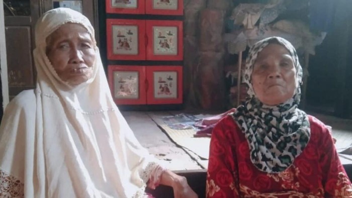 Nurhayati dan Sema, warga Muratara yang mendapat akta kematian padahal mereka masih hidup.