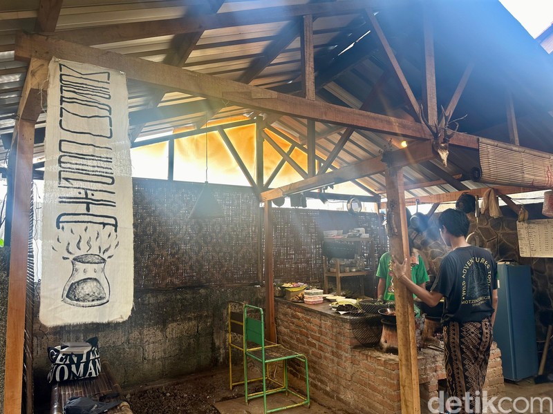 Omah Jangan Diam Terus: Bebek La Pinra dan Dendeng Batokok Juara Lezatnya