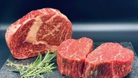 Kalau ini Friesian yang dibanderol Rp 658 ribu per pound. Asalnya dari sapi Friesian yang terkenal sebagai sapi perah. Namun pada sapi jantannya dijadikan steak yang terkenal minim lemak. Foto: Chefs Pencil