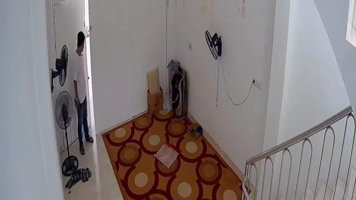Pengunjung rumah makan di Palembang mencuri HP pegawai di kamar.