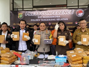 Selain dalam Bentuk Kue, Polisi Juga Sita 140 Kg Daun Ganja dari 3 Tersangka