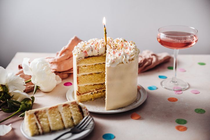 Potong Kue Ulang Tahun di Resto, Wanita Ini Ditagih Rp 500 Ribu!
