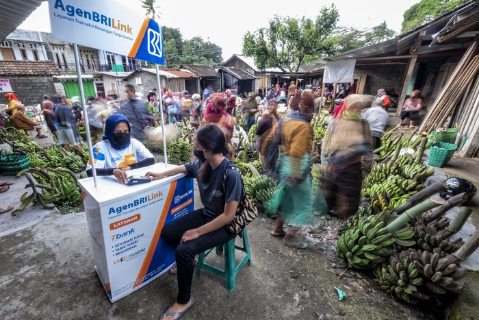 PT Bank Rakyat Indonesia (Persero) Tbk atau BRI menegaskan komitmennya untuk mendukung kemajuan negeri dan membawa dampak positif bagi rakyat Indonesia.