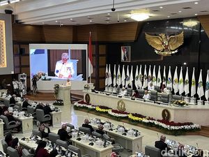 Bey Pamer Keberhasilan Pemprov Jabar di Hari Jadi ke-79