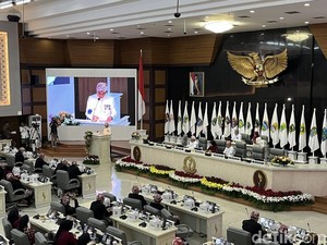 Bey Pamer Keberhasilan Pemprov Jabar di Hari Jadi ke-79