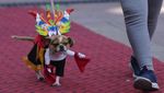 Rayakan Hari Santo Roch, Anjing-anjing Ini Tampil Pakai Kostum Unik