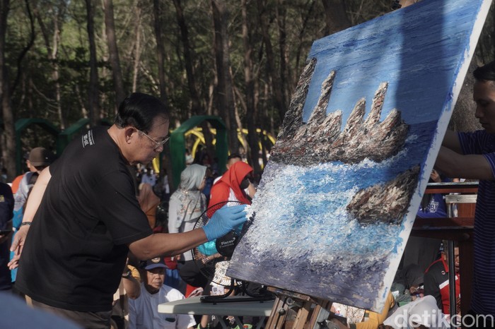 SBY tuntaskan lukisan Pantai Klayar