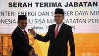 Arifin berpesan kepada Bahlil untuk melanjutkan program hilirisasi.   