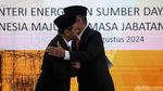 Senyum Bahlil Usai Sertijab Jadi Menteri ESDM