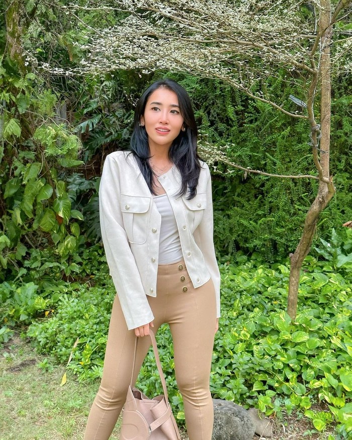shahnaz anindya shahnaz anindya