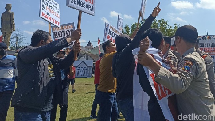 Skenario ricuh saat sispamkota pengamanan Pilkada di Blitar