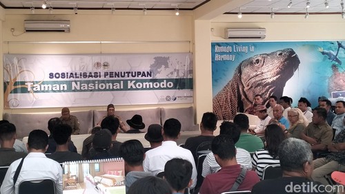 Suasana sosialisasi rencana penutupan Taman Nasional Komodo di Labuan Bajo, Senin (19/8/2024). (Ambrosius Ardin)
