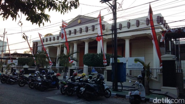 Suasana di Pengadilan Tinggi Surabaya saat Komisi Yudisial memeriksa 3 hakim bebaskan Ronald Tannur.