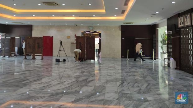 Suasana Kementerian ESDM sebelum pelantikan Bahlil Lahadalia. (CNBC Indonesia/Verda Nano Setiawan)
