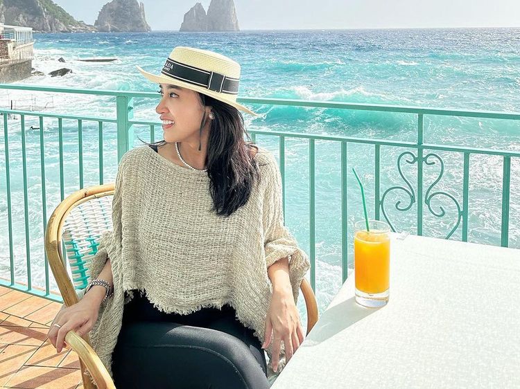 Potret Shahnaz Anindya saat Kulineran Seru di Paris dan London