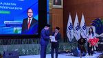 Pecah Air Mata Bahlil Serahkan Jabatan Menteri Investasi ke Rosan