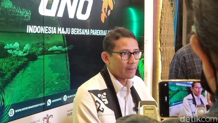 The Weekly Press Briefing with Sandi Uno di Gedung Kemenparekraf, Senin (19/8/2024).