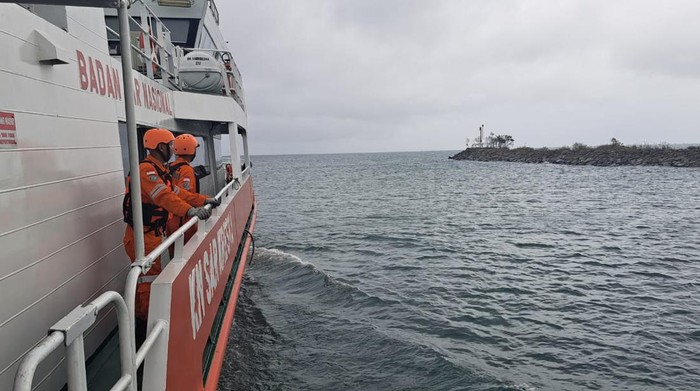 Tim SAR Gabungan lakukan pencarian seorang ABK kapal tanker berbendera Panama yang hilang di laut Aceh. (dok. SAR Banda Aceh)