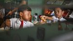 Perdana! Uji Coba Makan Bergizi Gratis di Sekolah Jakarta