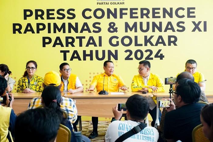 Wakil Ketua Umum Partai Golkar Bambang Soesatyo mengungkapkan Rapimnas dan Munas Partai Golkar siap digelar pada 20-21 Agustus 2024. Rapimnas dan Munas XI Partai Golkar ini akan diselenggarakan di Jakarta Convention Center (JCC) Jakarta.