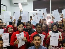 Warga Ramai-ramai Laporkan Dharma Pongrekun-Kun Wardana ke Bawaslu