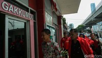 Diketahui baru-baru ini sejumlah warga Jakarta mengeluh KTP nya dicatut untuk syarat calon gubernur independen yaitu Dharma Pongrekun dan Kun Wardana.