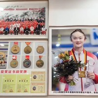 Selain melayani sendiri para pelanggan, Zhou Yaqin juga mempromosikan restoran keluarganya di situs Weibo. Dalam postingan terbaru, wanita tersebut mengunggah foto makanan lain dan suasana tempat makan sekaligus menu-menu yang disediakan selain mie.  Foto: Dok. Instagram @mychinatrip