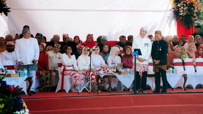 Sambut HUT Ke-79 Jabar, bank bjb Beri Penghargaan ke 20 Nasabah Setia