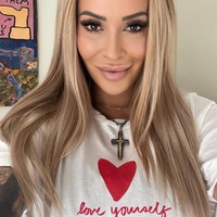 Lebih lanjut Cora bercerita bahwa sudah ada rumor mengenai orientasi seksual sang mantan sejak dulu tapi selalu ditepisnya. Foto: Instagram Cora Schumacher